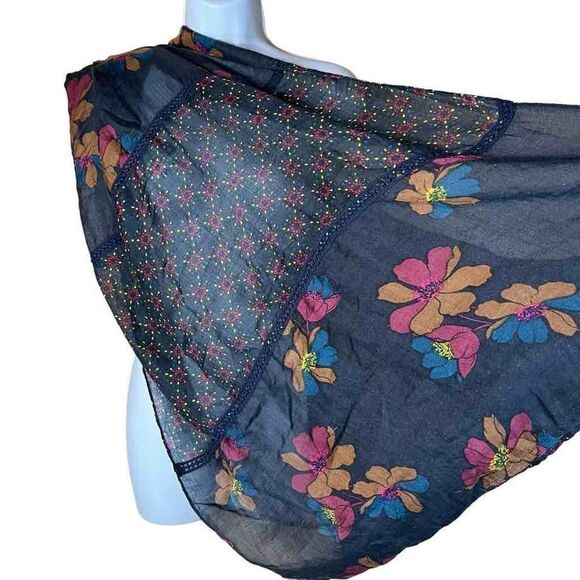 Loft Flower Print Infinity Scarf‎ - Picture 6 of 7